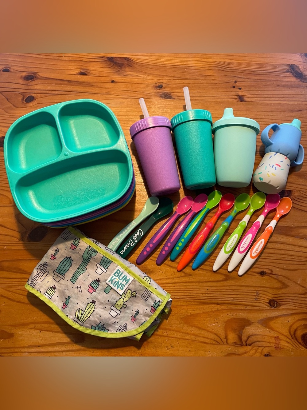 Toddler feeding lot